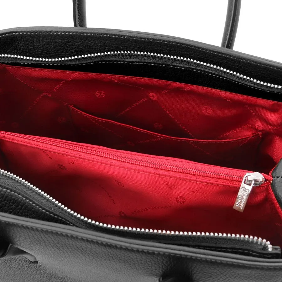Camelia Ladies Leather Handbag