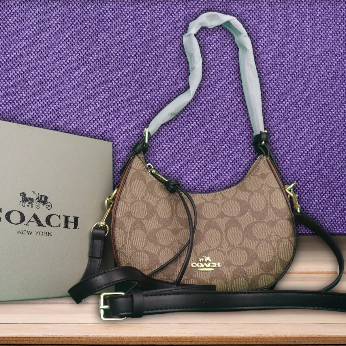 Coach  Bag In Signature Canvas-Box with purchase invoice and card included