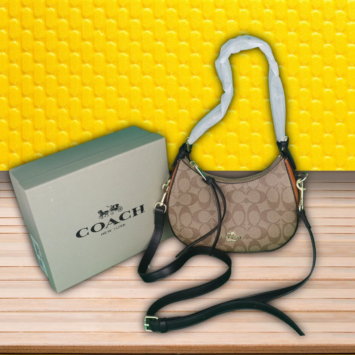 Coach  Bag In Signature Canvas-Box with purchase invoice and card included