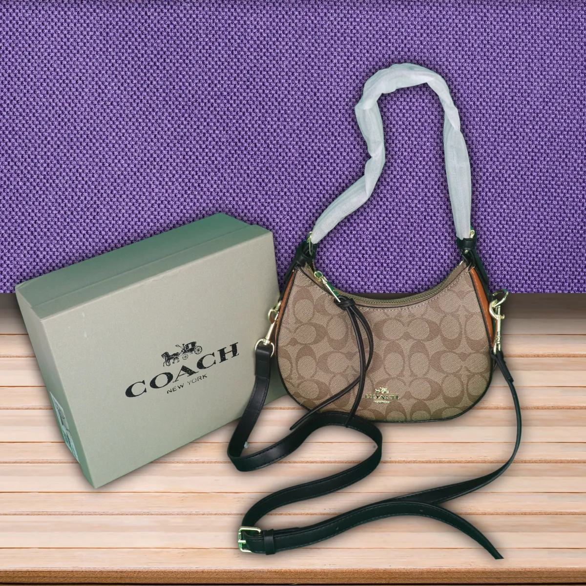 Coach  Bag In Signature Canvas-Box with purchase invoice and card included