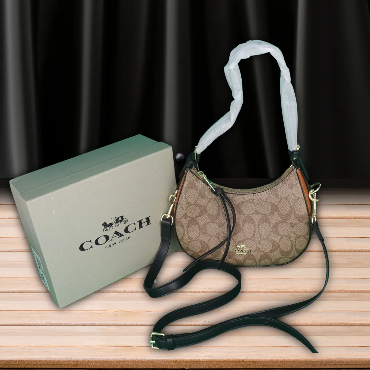 Coach  Bag In Signature Canvas-Box with purchase invoice and card included