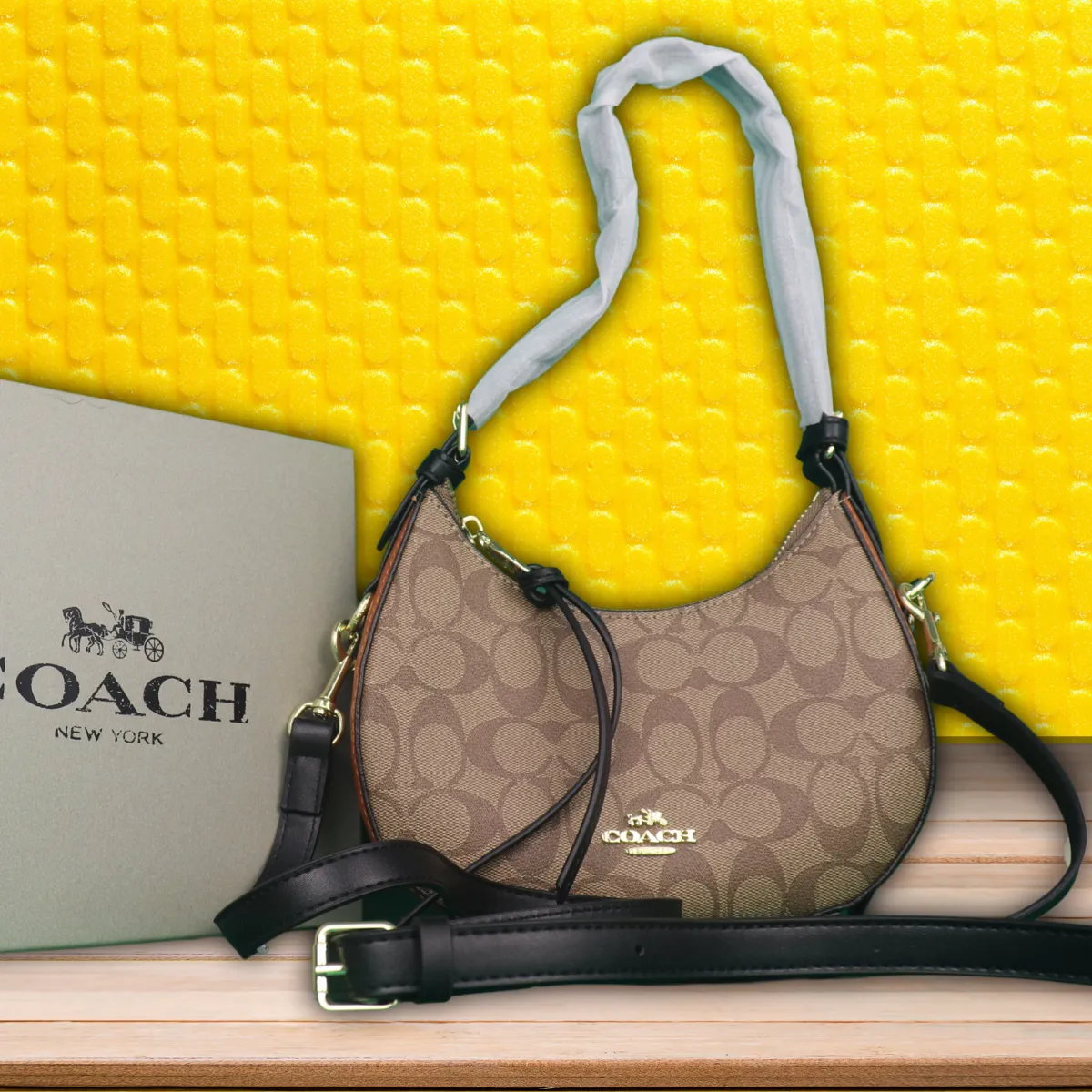 Coach  Bag In Signature Canvas-Box with purchase invoice and card included