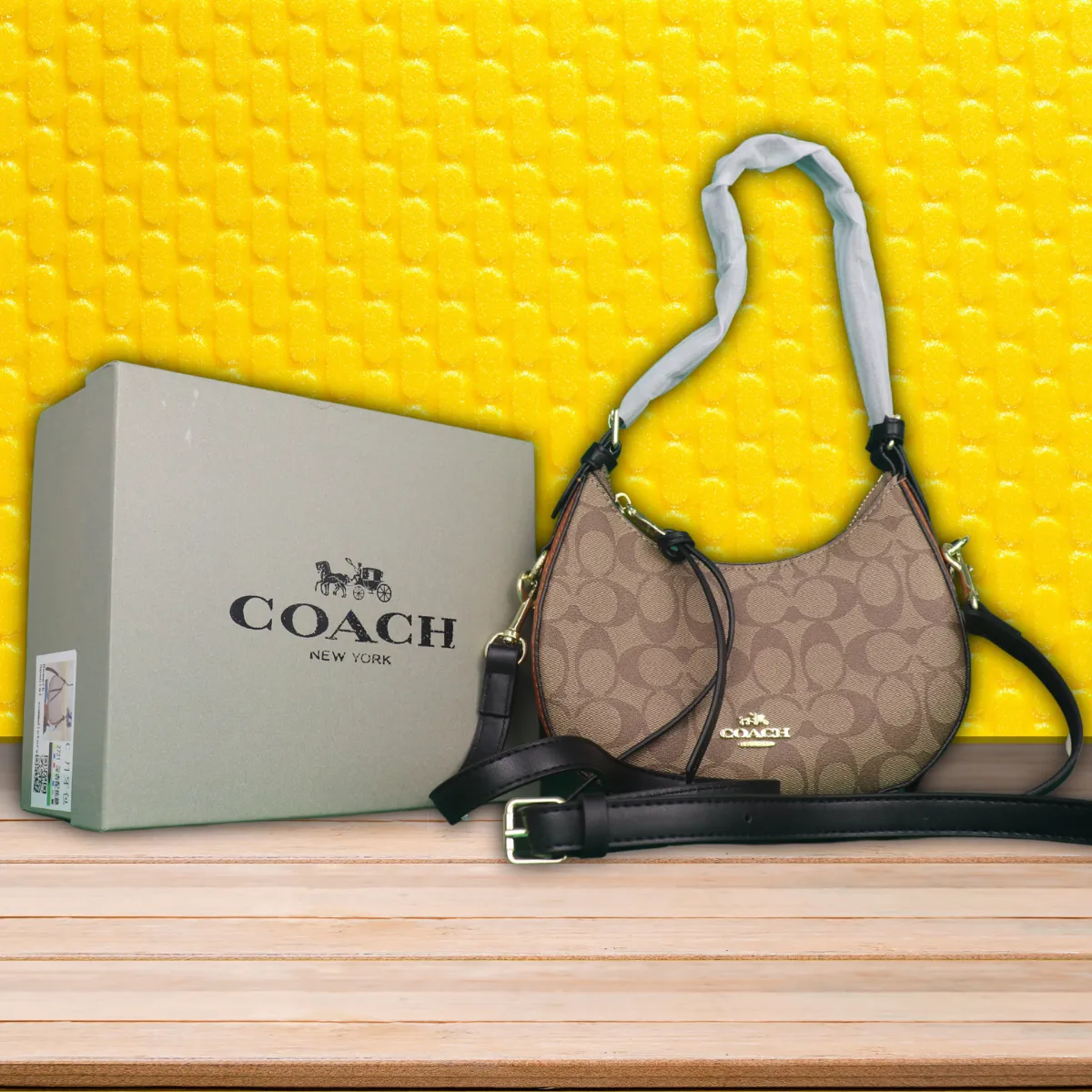 Coach  Bag In Signature Canvas-Box with purchase invoice and card included