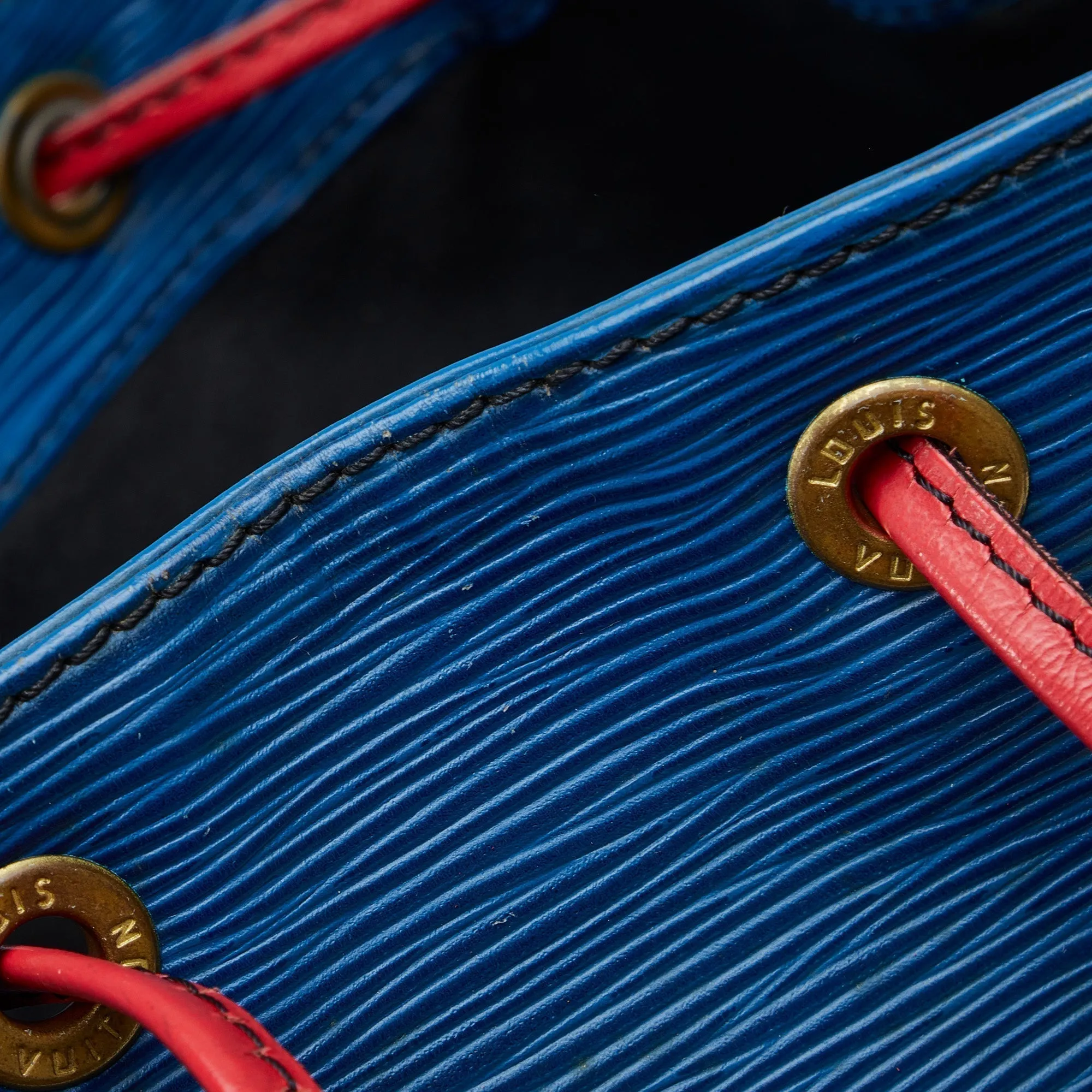 LOUIS VUITTON Epi Noe Tricolor GM Bucket Bag